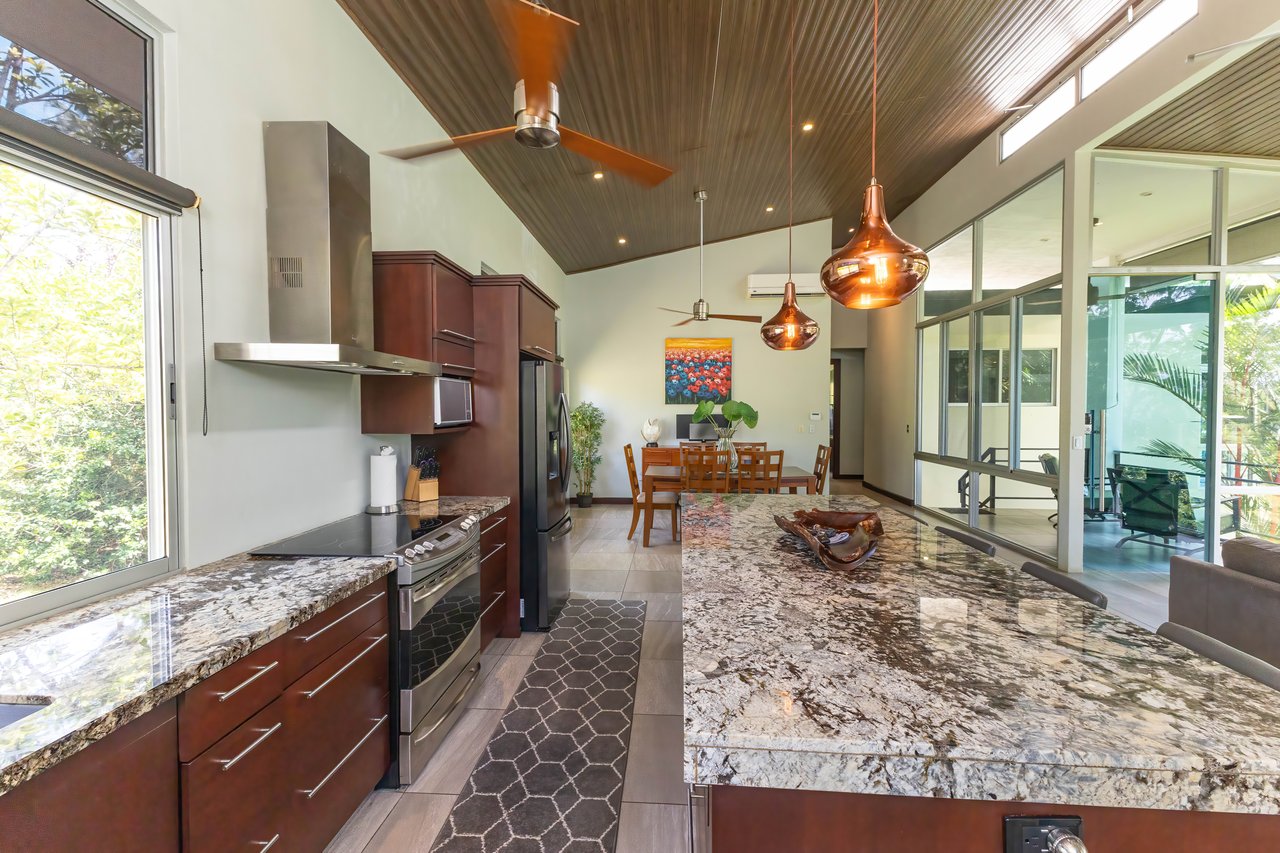 Casa Del Lago With Guest Apartment 