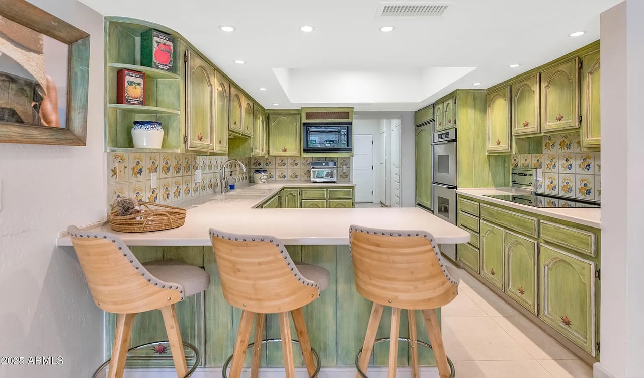 4434 E Camelback Rd Unit 137