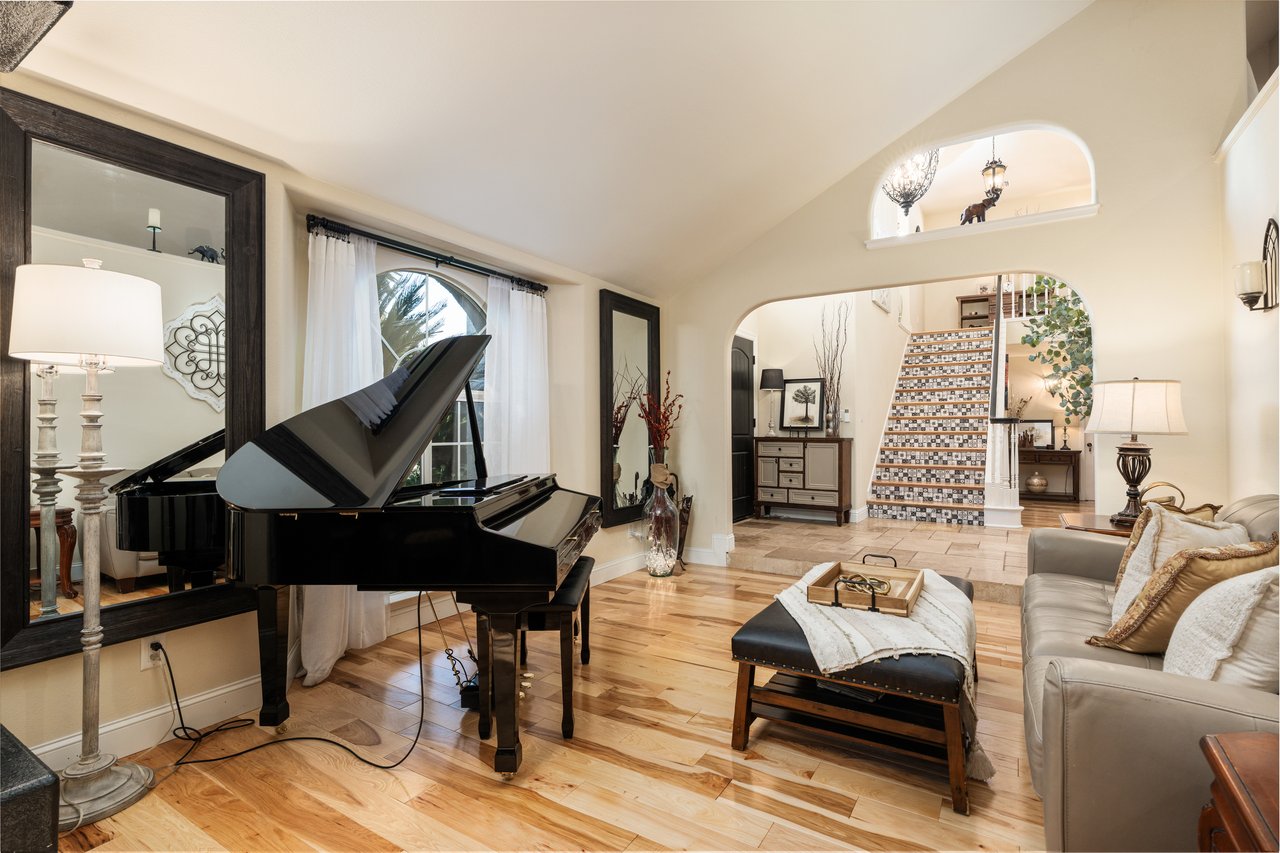 841 E Country View Circle