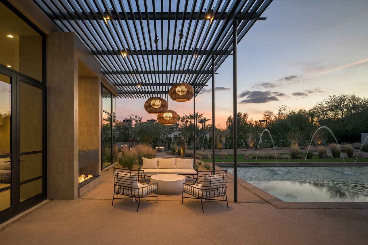 5287 N INVERGORDON Road