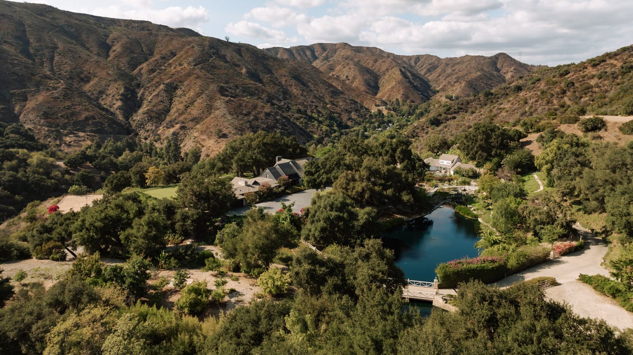 3100 Mandeville Canyon Rd