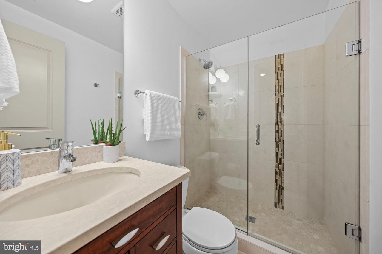 2448 Ontario Rd NW, Unit 4