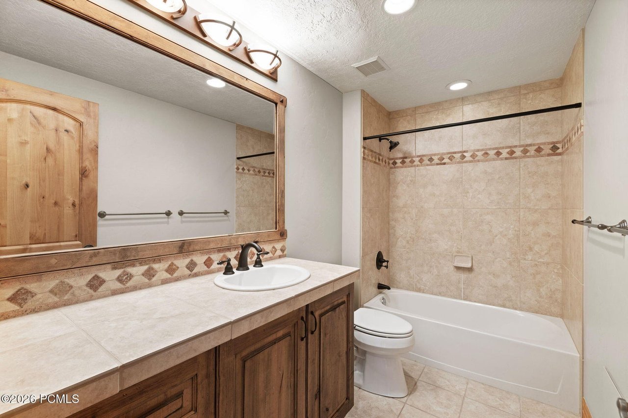 1215 Silver Oak Court 4