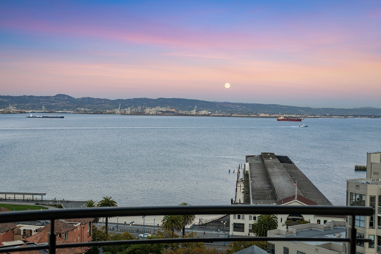 Elevated Corner with Downtown/Bay Views