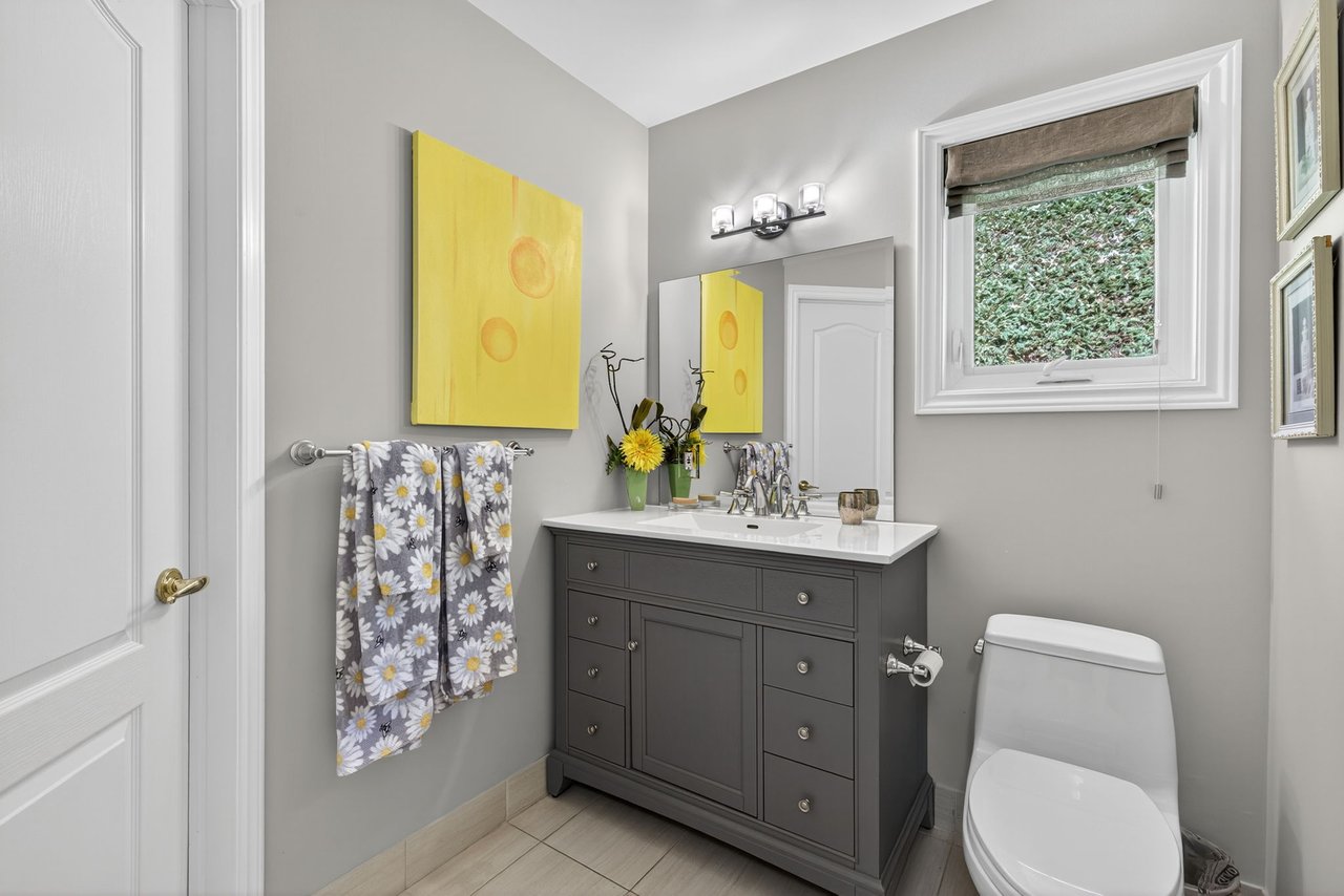 6 Falling Leaf Crt, Aurora