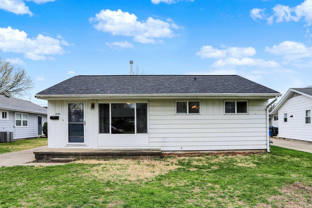 1045 Sarasota Dr