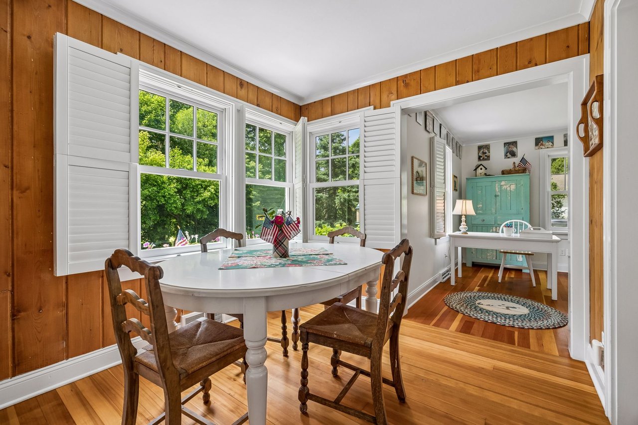 20600 Carson Road, Deephaven