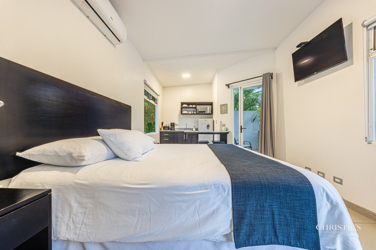 Uvita Paradise Hotel – Walk-to-Beach Boutique Hospitality Opportunity