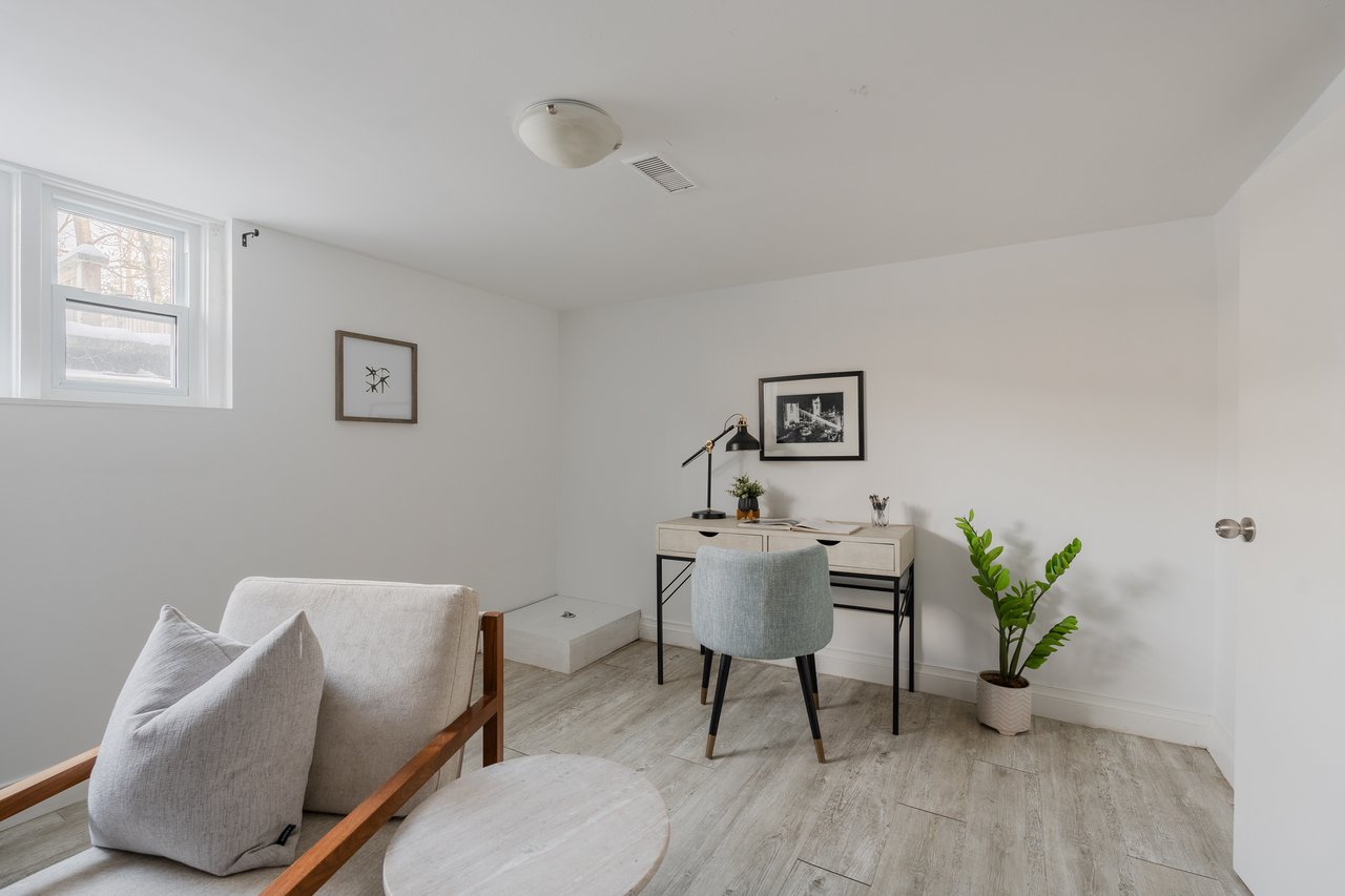19 Hart Ave