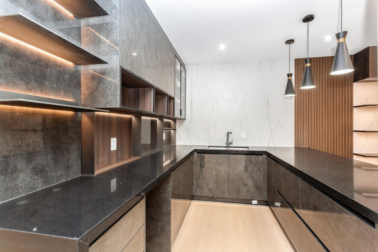 365 Jumna Ave, Mineola East