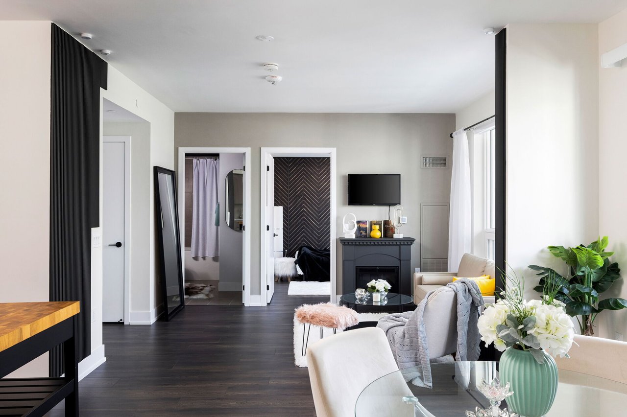 720-2450 Old Bronte Road Unit: 720