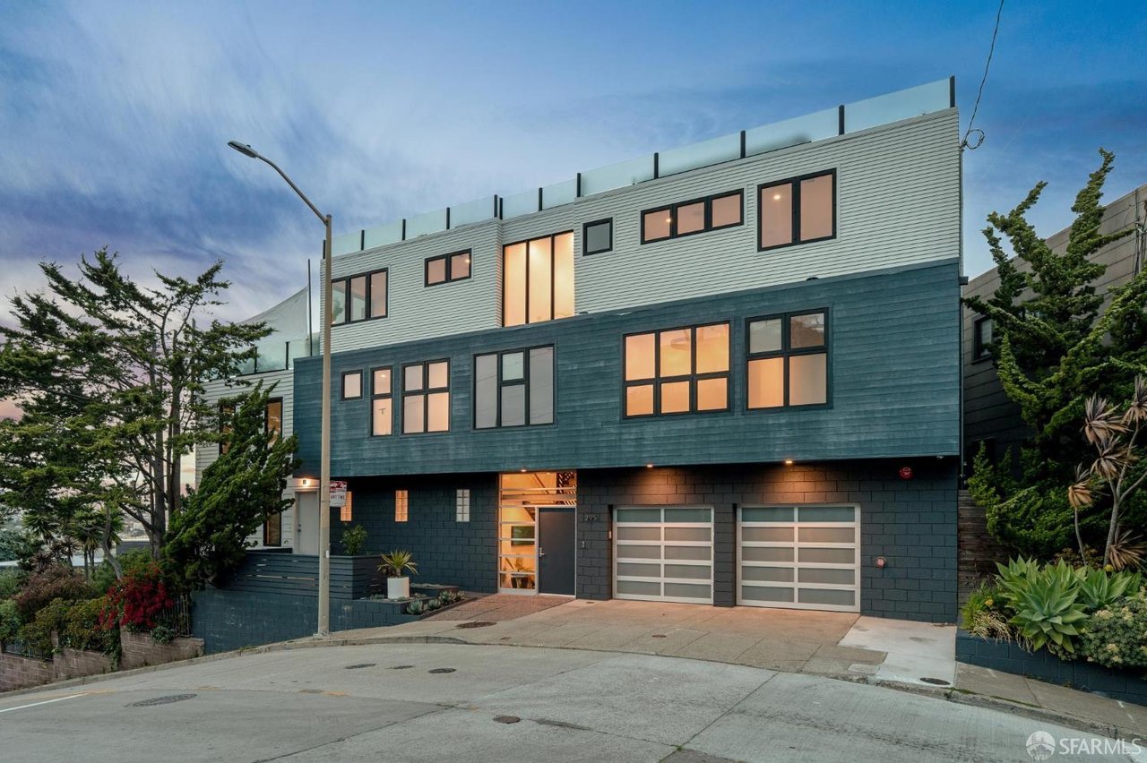 295 Coso Ave