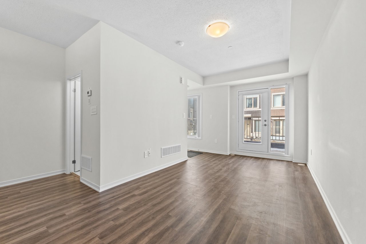 31 Honeycrisp Cres Townhouse 57