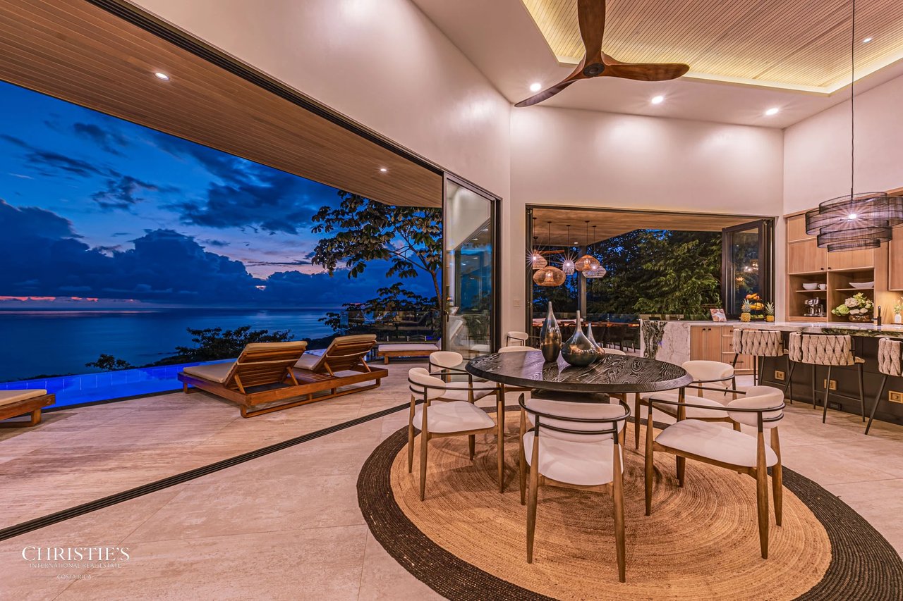 Majestic Cliff Residence Showcasing Spectacular Whitewater Views