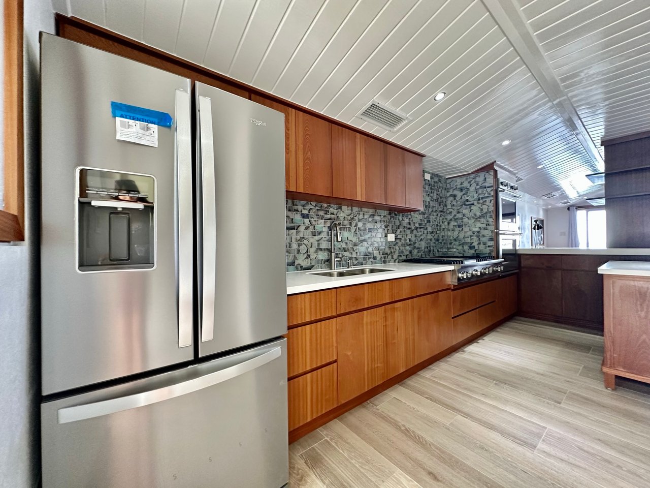 1109 Pieces of 8-Luxury Condo