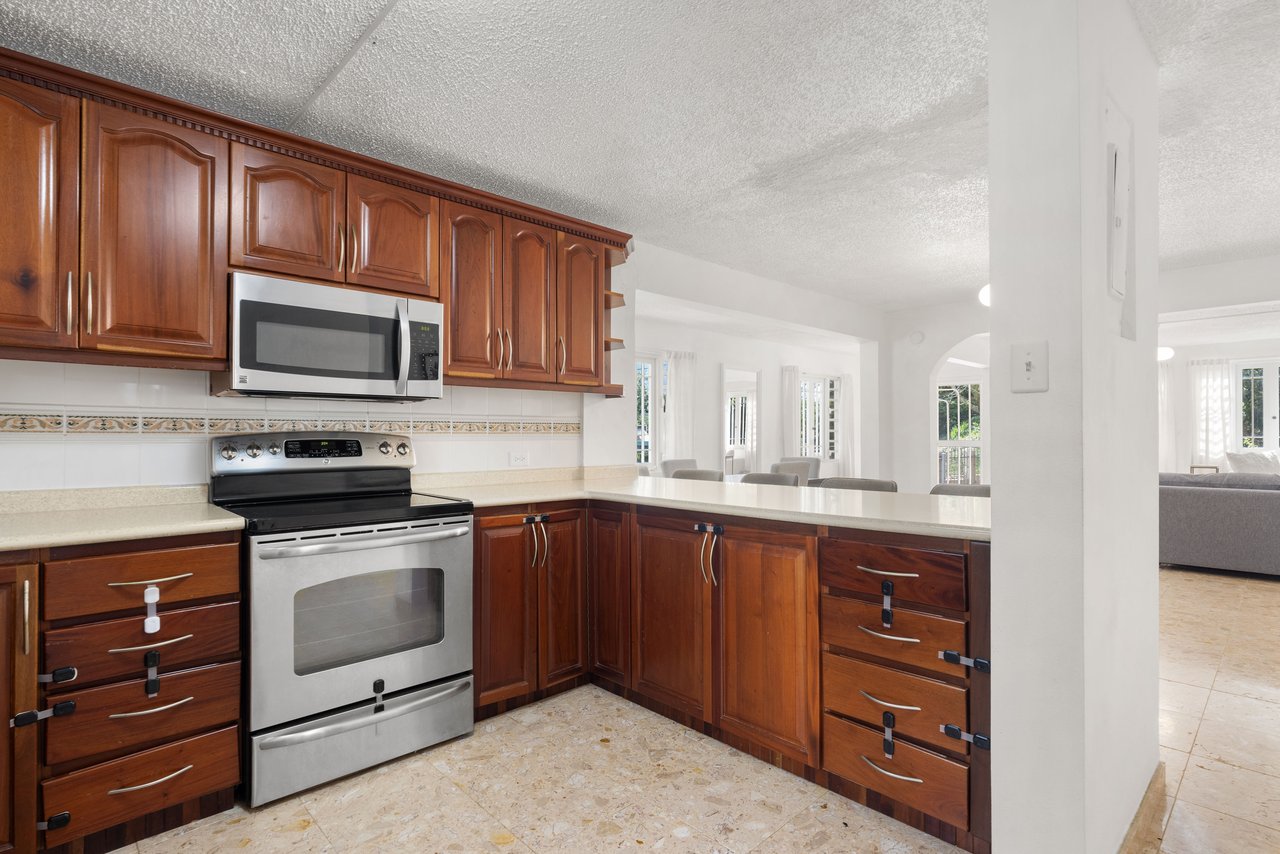 6-A, Calle C, Urb. Lomas del Sol | Guaynabo, P.R.