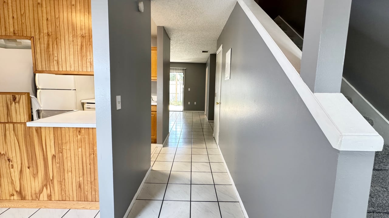 Lake Baldwin Area Townhouse with Private Garden Patio