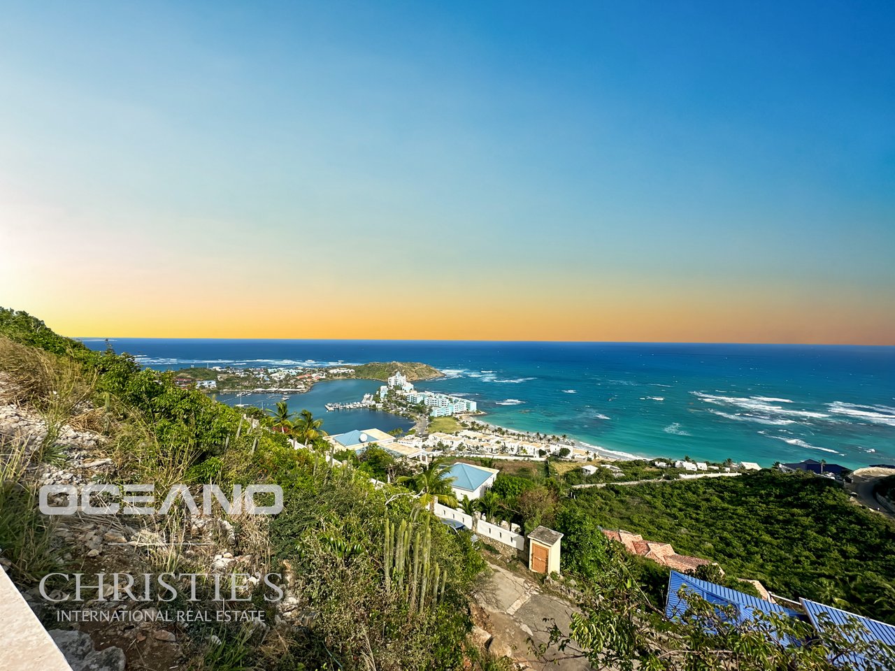 MODERN VILLA WITH SPECTACULAR VIEW -NEWLY BUILT