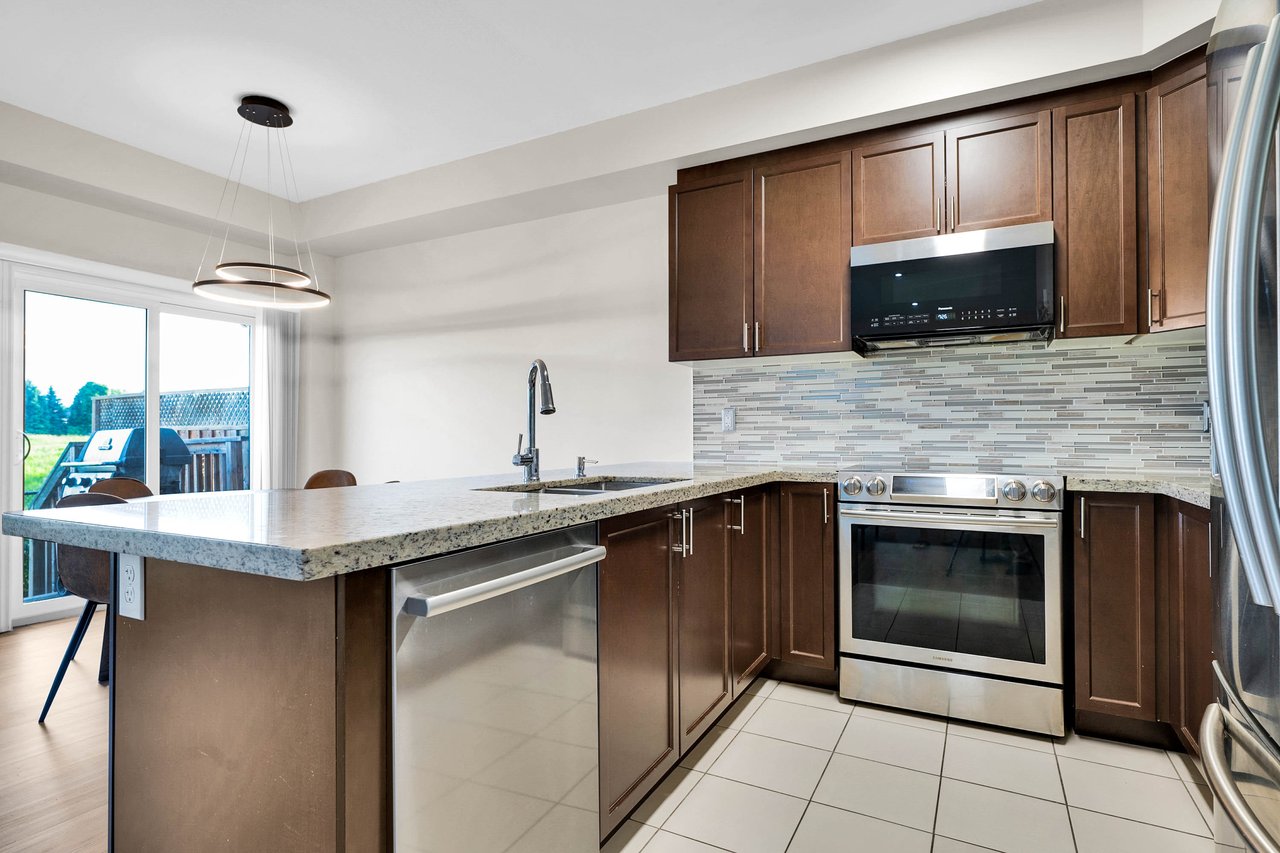 73 Medici Lane Unit: 5