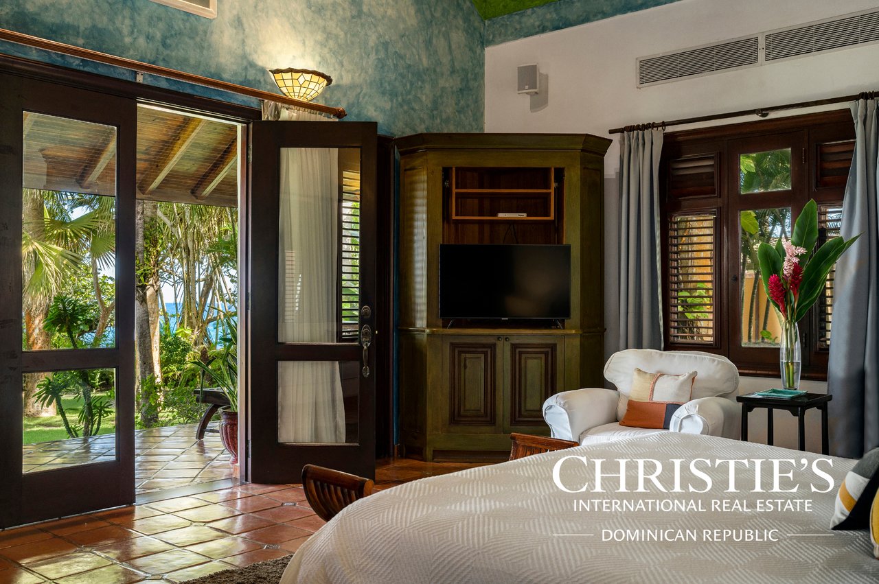 Villa Shangri-la – Caribbean Oceanfront Villa
