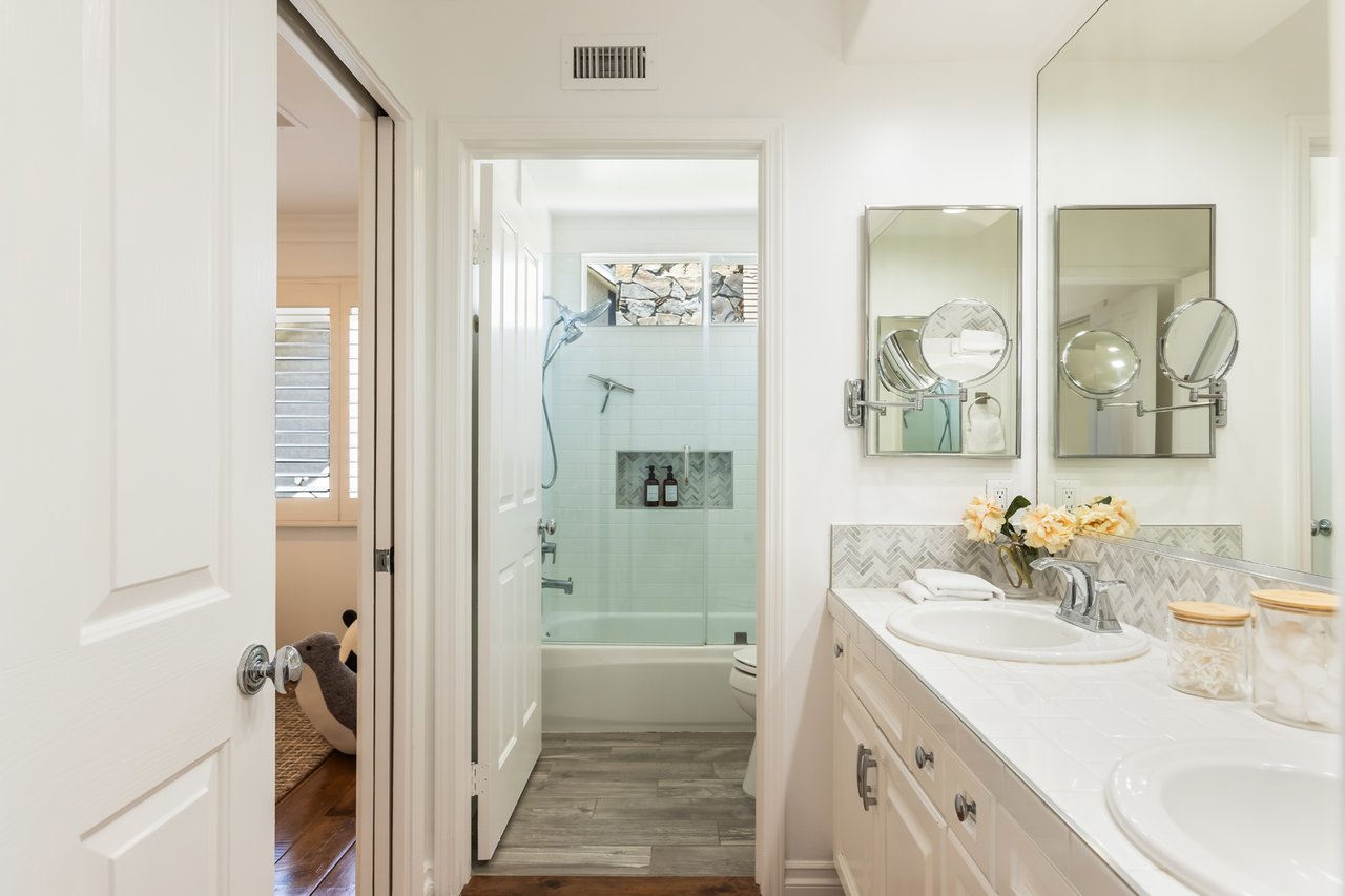 5985 Vista De La Luz