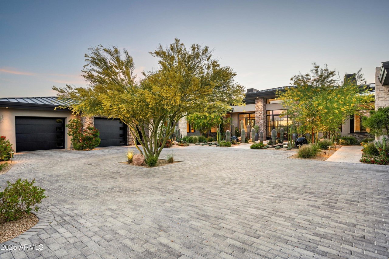 8328 E WHISPER ROCK TRL