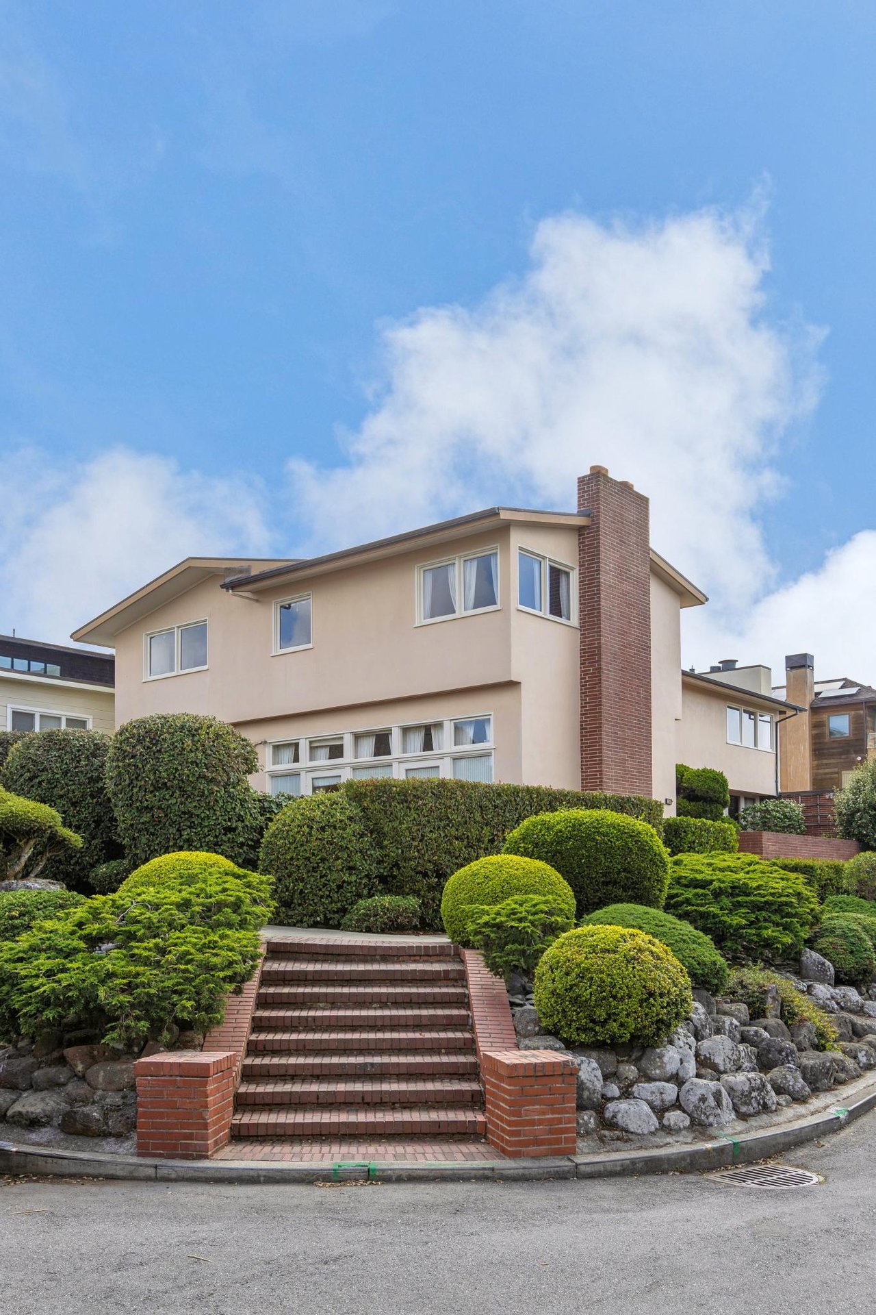 201 Sea Cliff Avenue