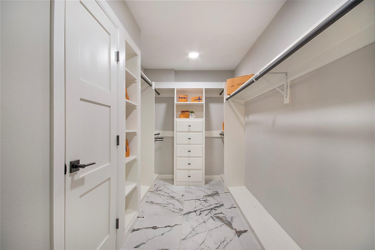 3707 Alta Vista Lane