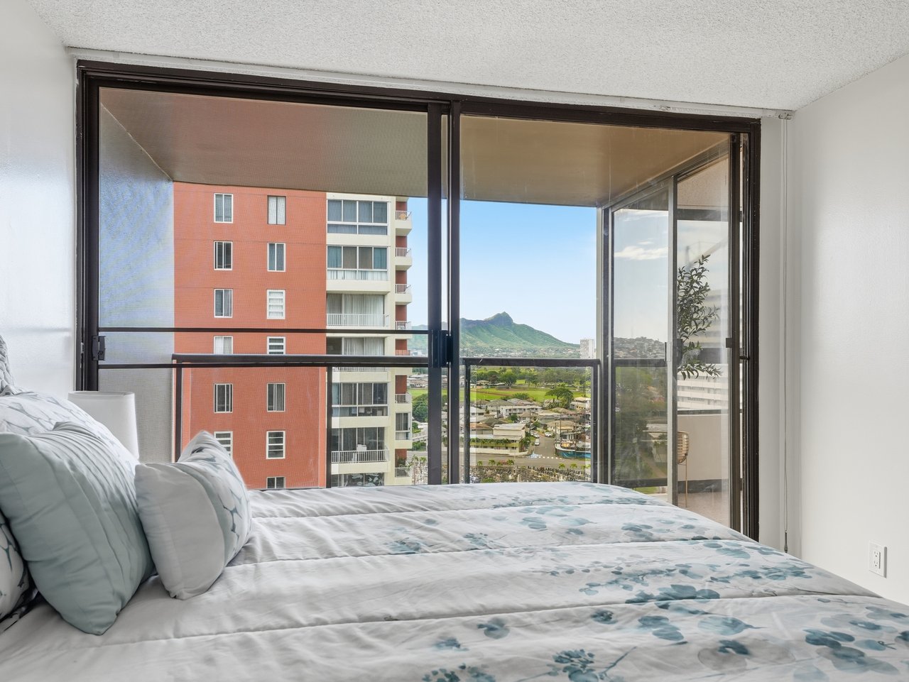 2724 Kahoaloha Lane Unit #1805