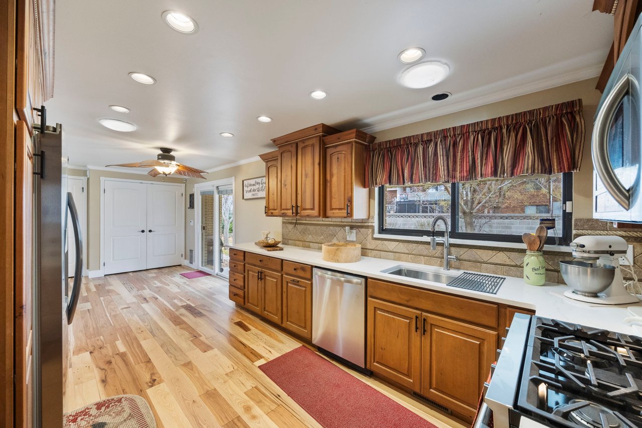 4372 S Hawarden Cir