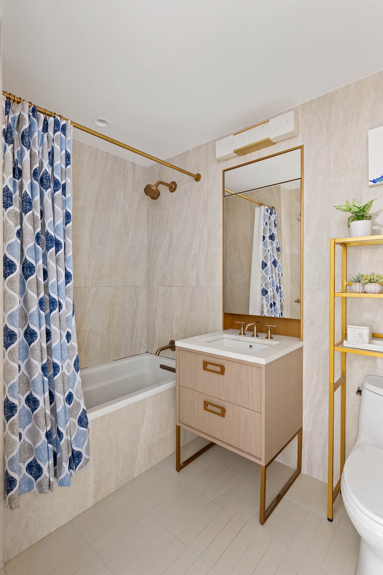 3 Court Square, Unit 533