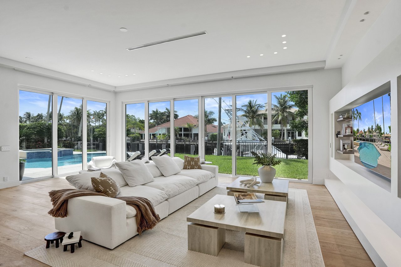 30  S Compass Dr