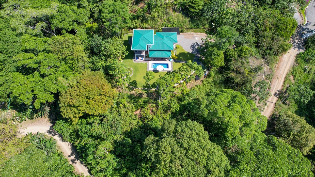 Private Modern Tropical Paradise Home For Sale in Ojochal, Costa Rica