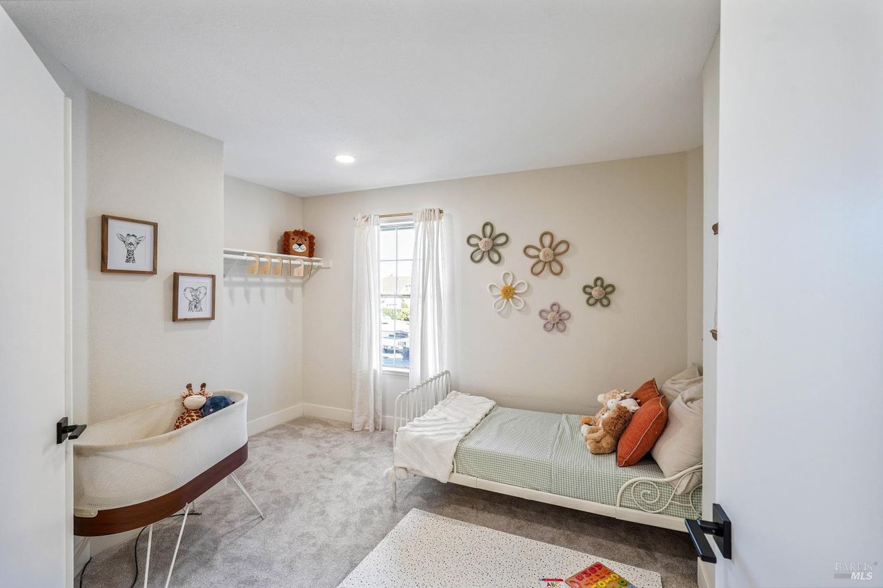 5050 Lakeview Circle