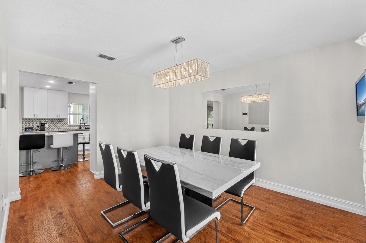 Dining area adjoining the kitchen