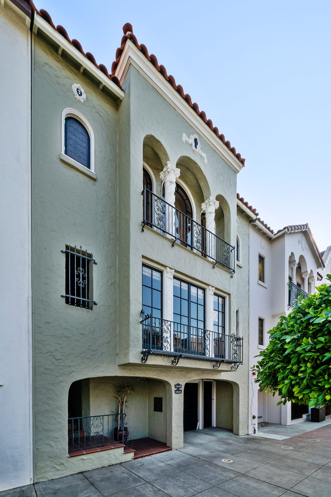 EXCEPTIONAL MARINA HOME