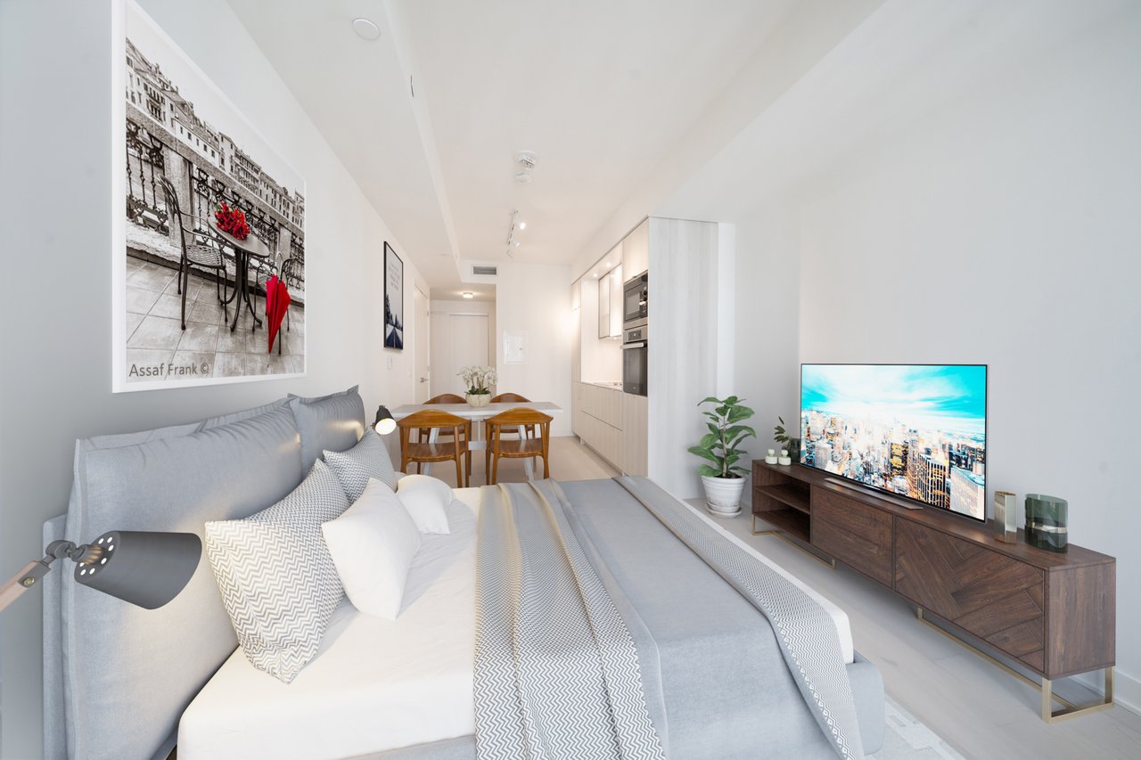 11 Yorkville Ave 1608