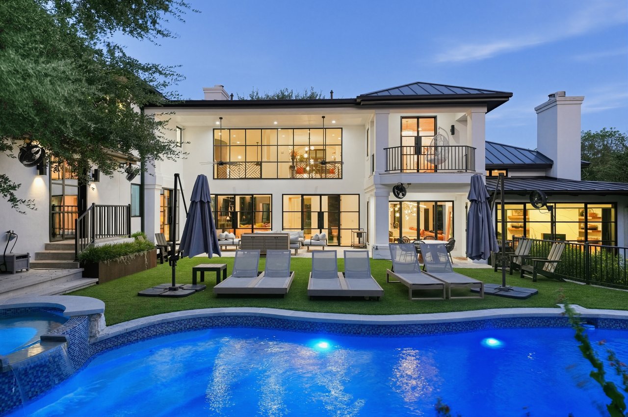 THE CANOPY 3.3 private acres in the heart of West Lake Hills.