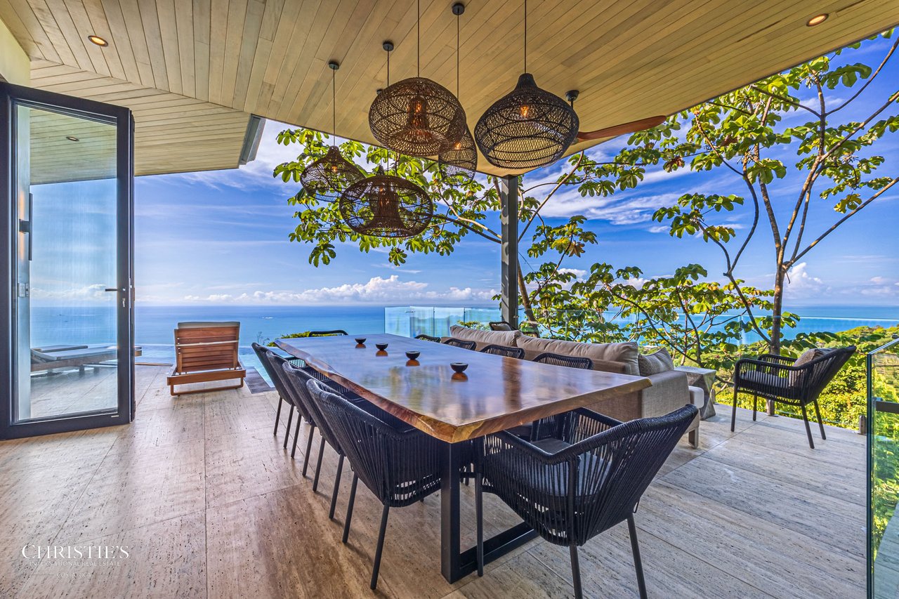 Luxury Estate in Escaleras — 5.5 Acres Majesty of Incredible Ocean Views 