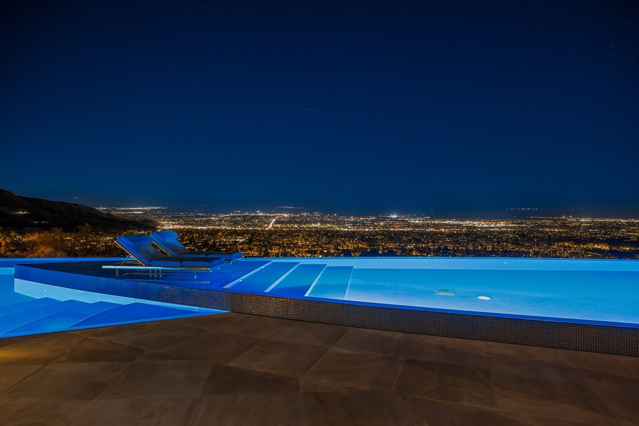 706 Summit Cv