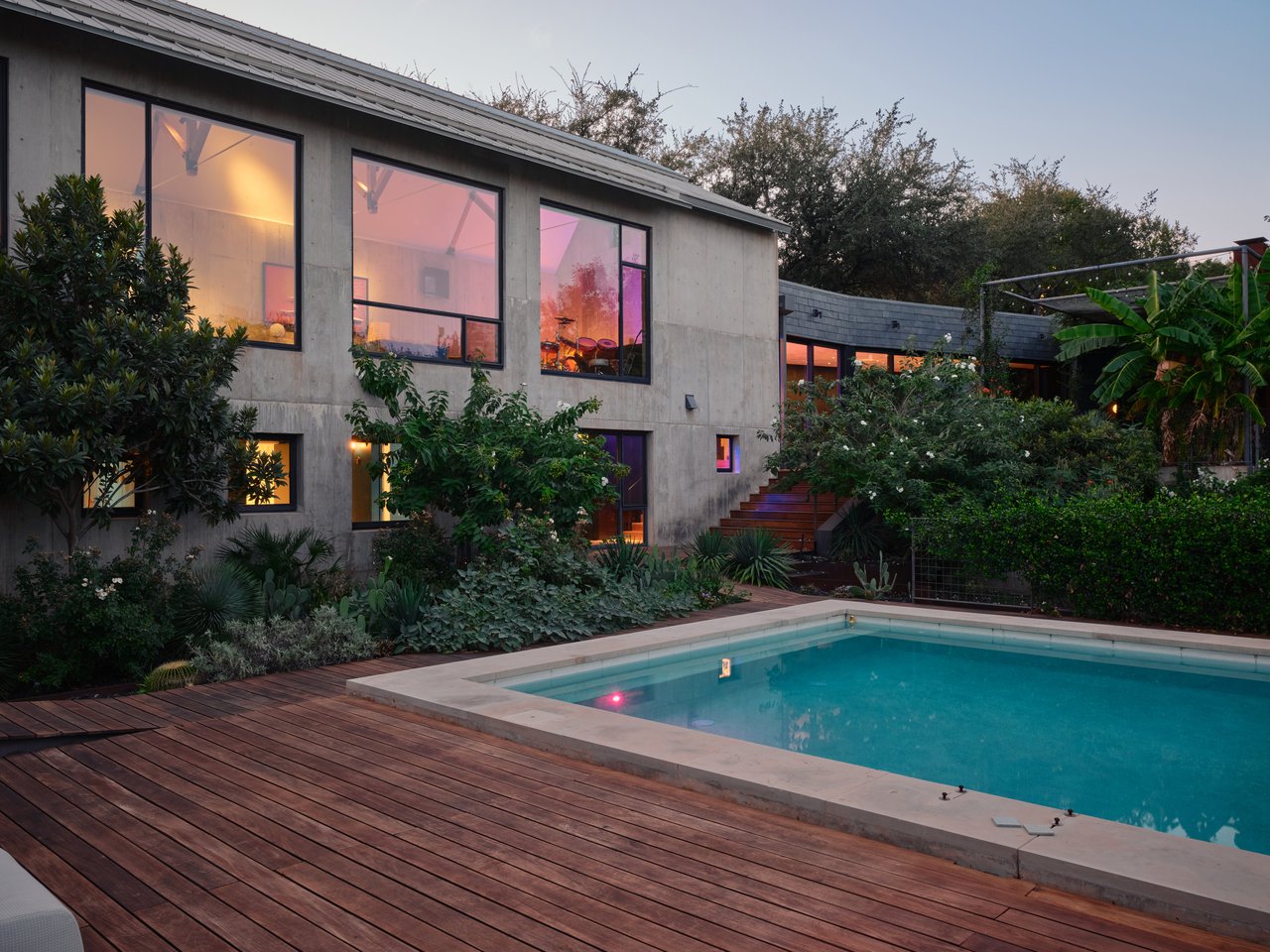 STRATFORD HILLS ARCHITECTURAL LANDMARK