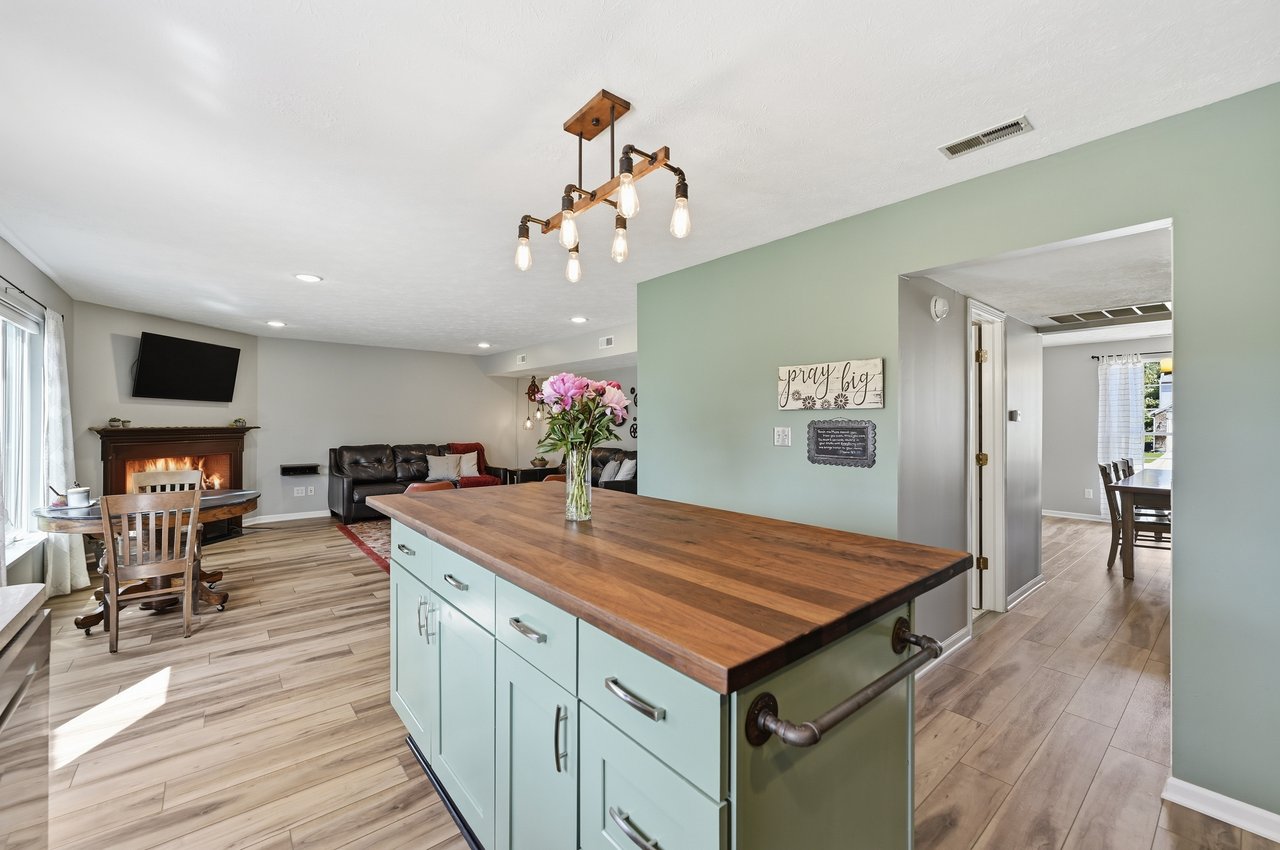 6768 Lexington Circle