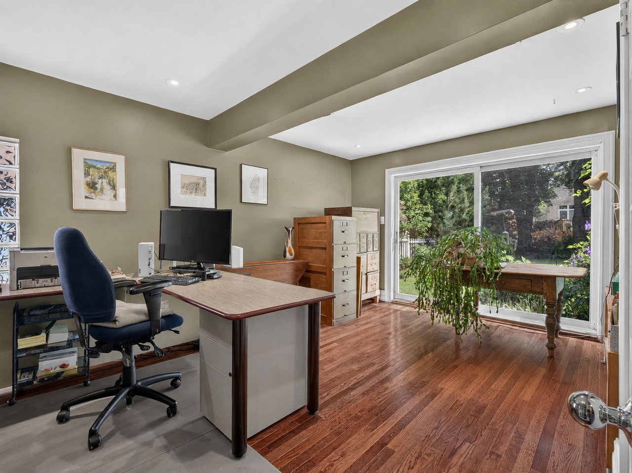 SOLD: Meticulously Maintained Residence