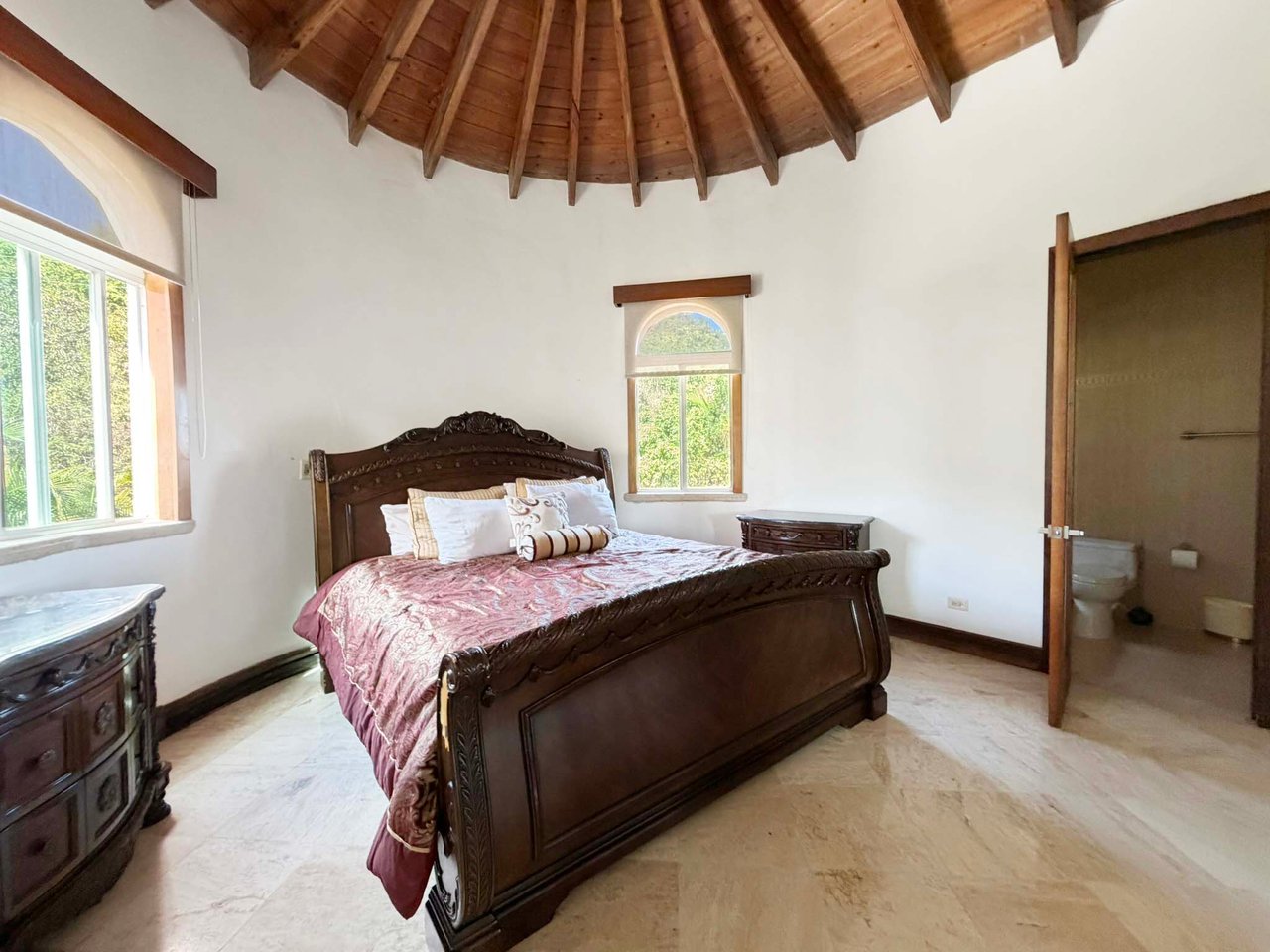 565 Parham Town 7 Bedroom Villa