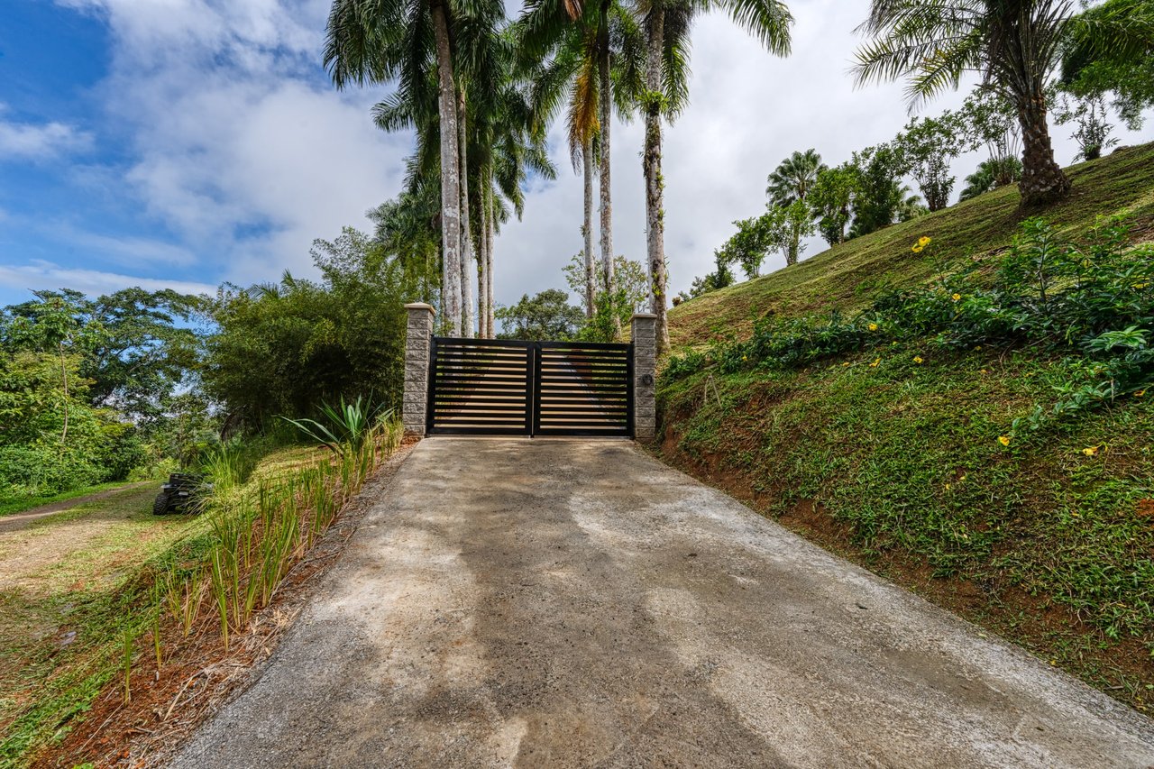 Waterfall, 3 Bedroom Ocean View Dream Home