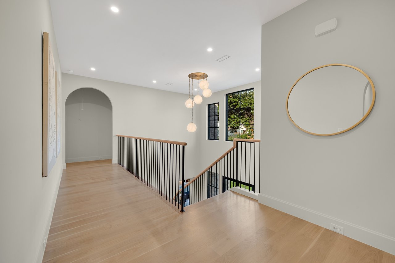 6809 Dalhart