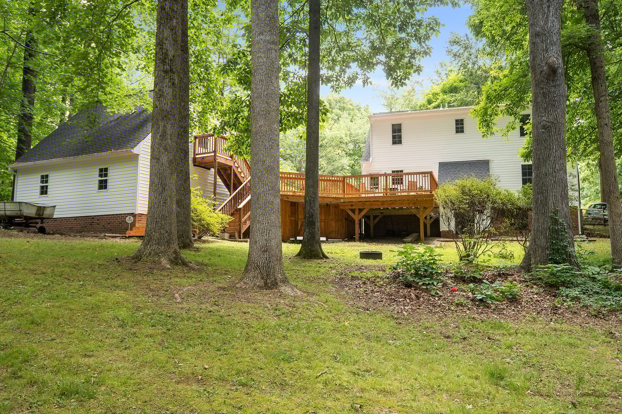 7300 Buck Rub Lane