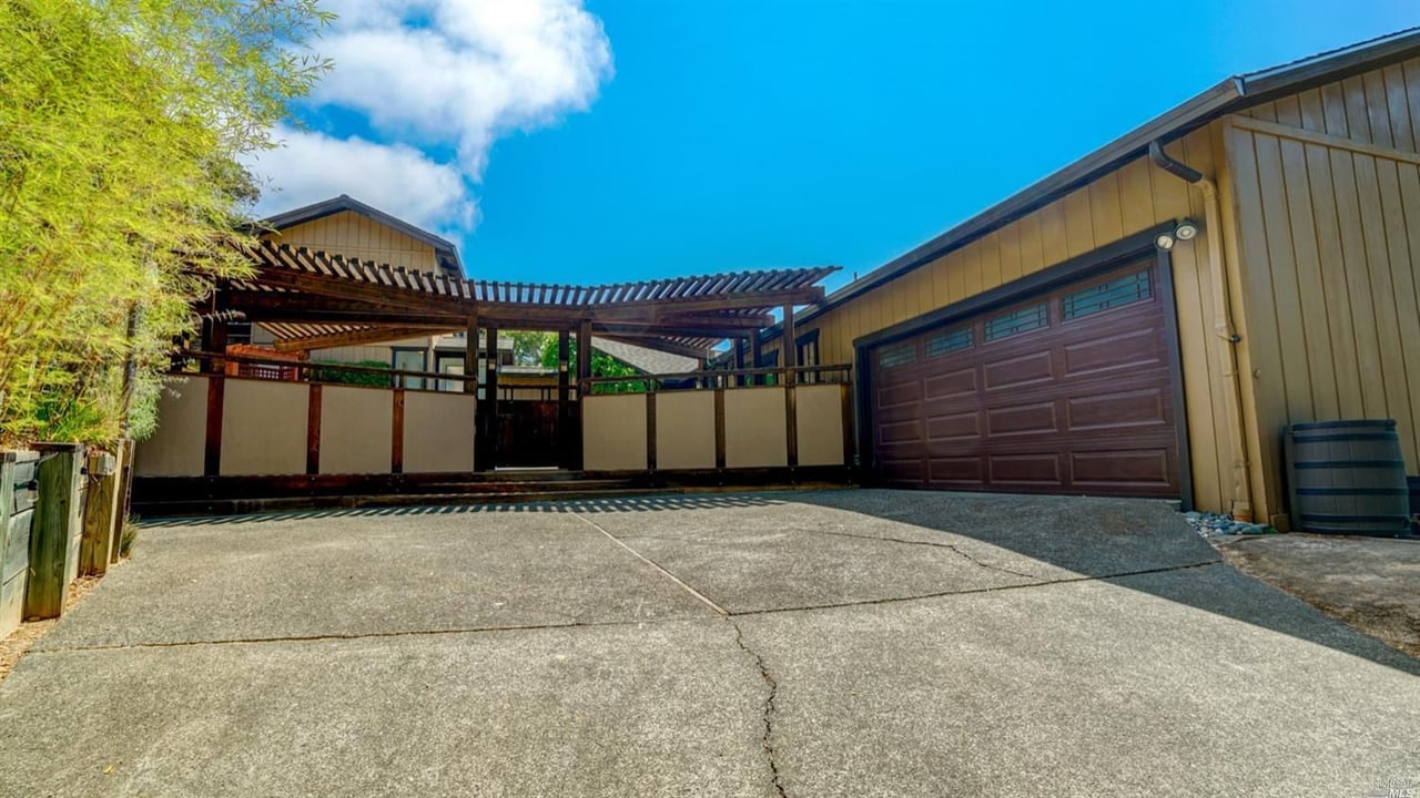 144 Wild Horse Valley Dr