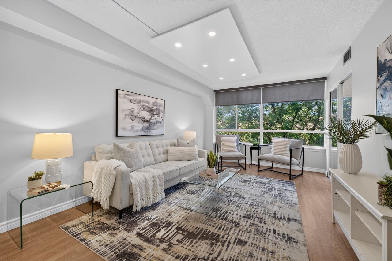 221 - 1001 Cedarglen Gate