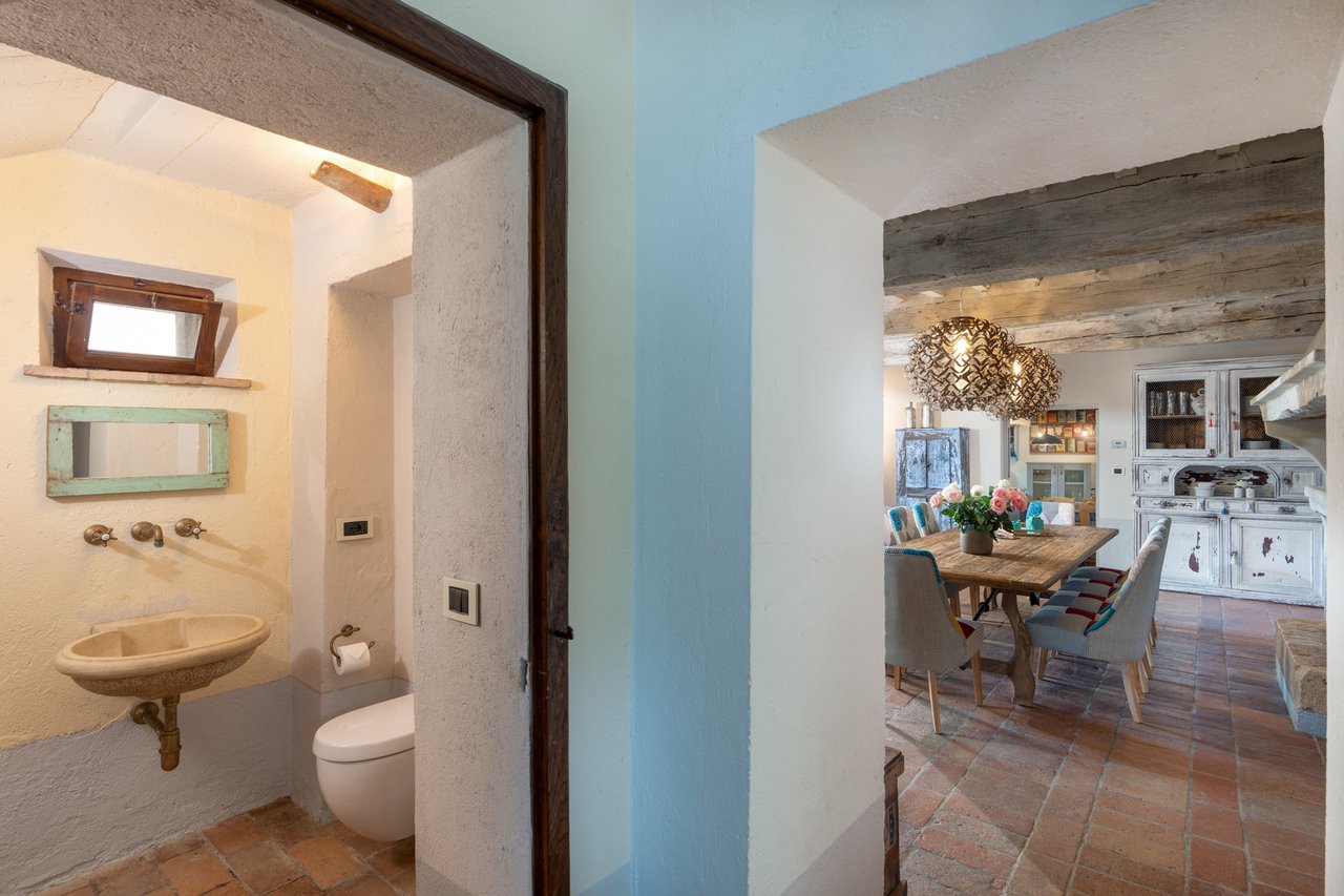 Renovated 18th Century Tuscan Home With Beautiful Hill Views